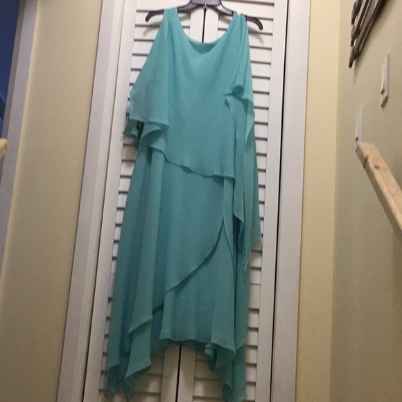 Aqua formal dress - Picture 5 of 15